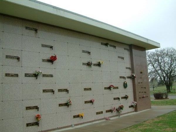 Grave marker of Bobby Hamilton