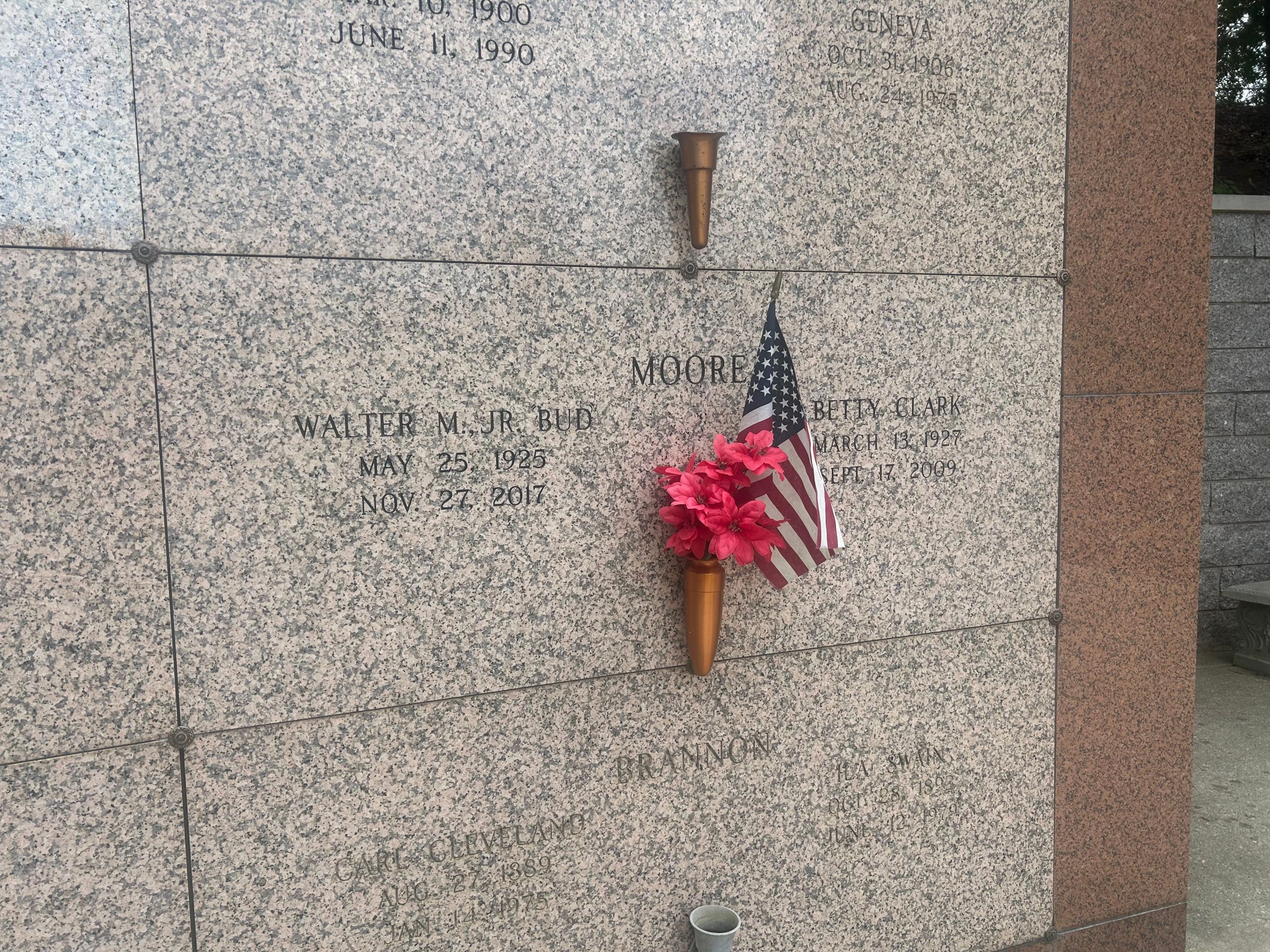Grave marker of Bud Moore