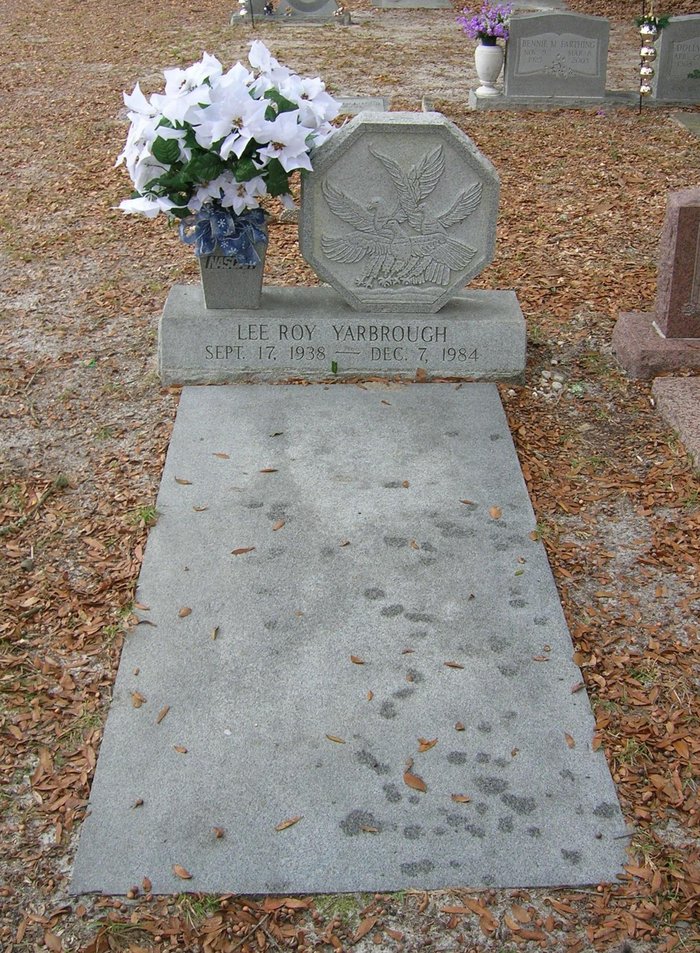 Grave marker of LeeRoy Yarbrough