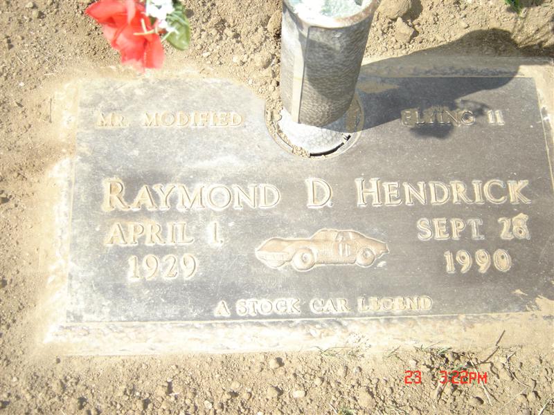 Grave marker of Ray Hendrick